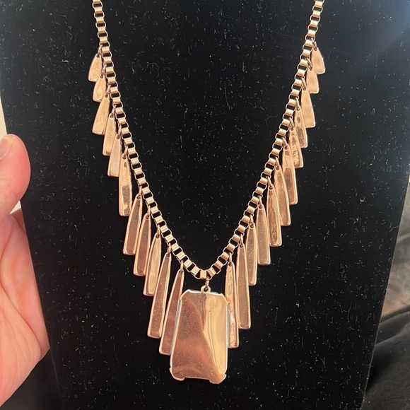 ROSE GOLD CHAIN NECKLACE - Picture 5 of 12